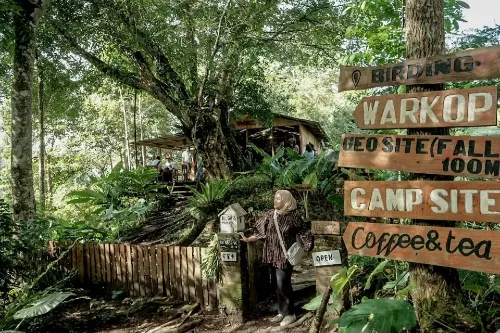 Gambar Taman Eden 100 Toba